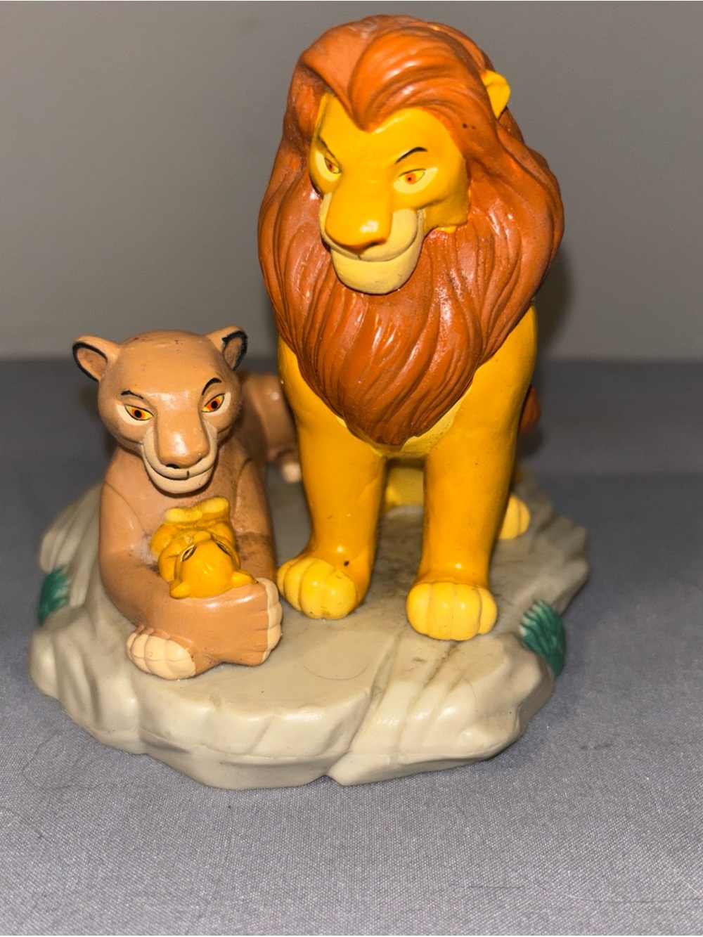 Disney Lion King Family Figurine - Yellow and Brown
